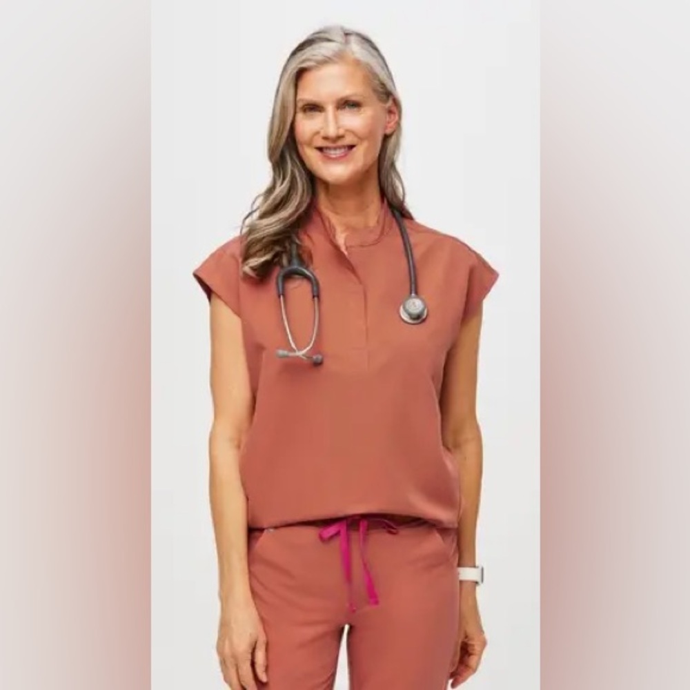FIGS Scrub Set in Terracotta